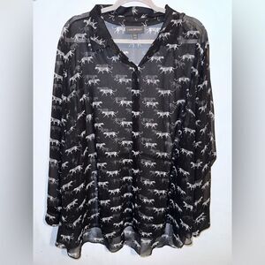 Lane Bryant sheer cheetah print hidden button split back blouse Size 26/28 EUC